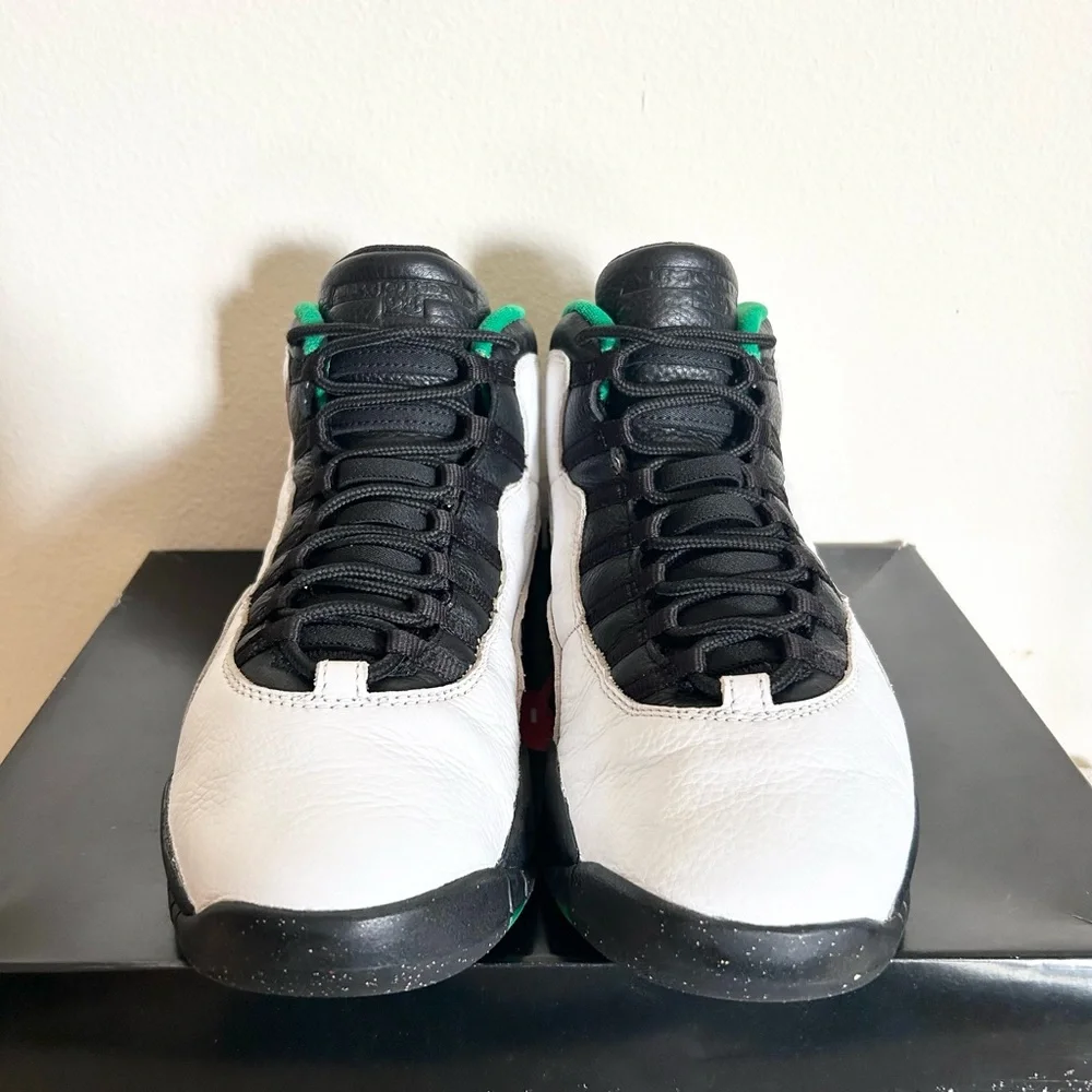 AUTHENTIC Jordan 10 Retro Seattle size 10 310805-137 2019 PRE-OWNED with OG BOX